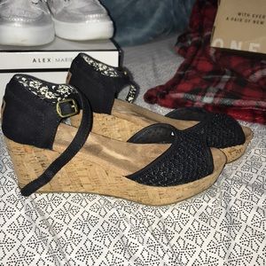 Toms Wedges